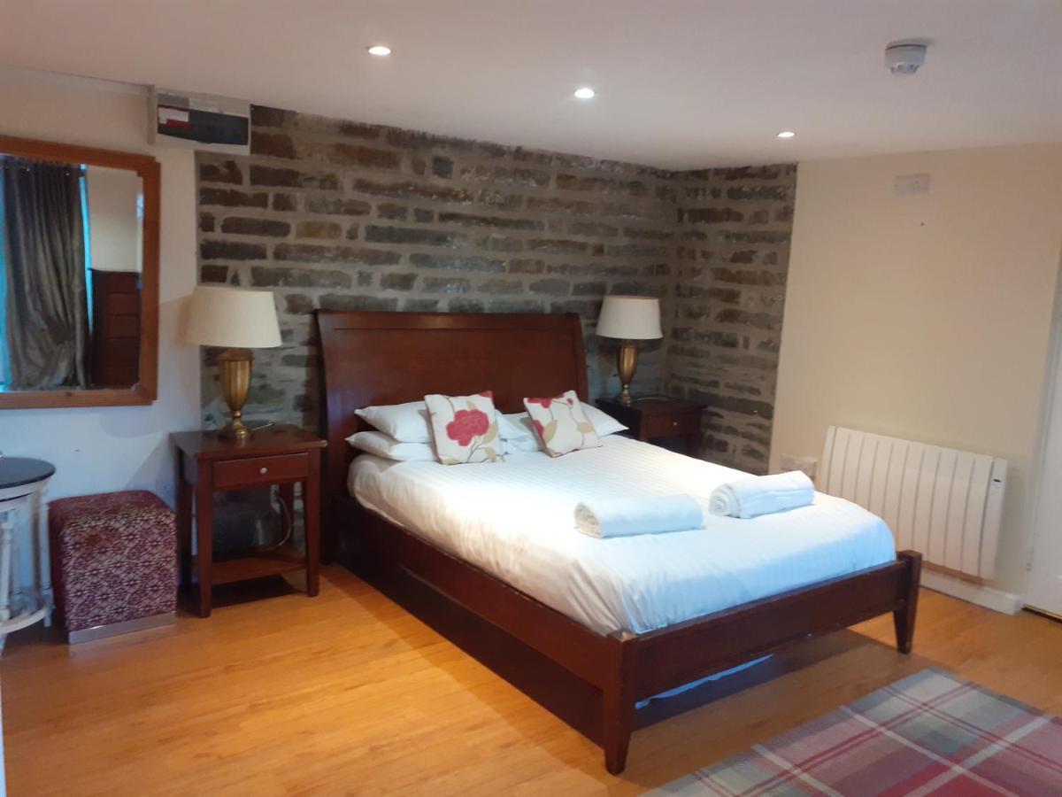Bryncarnedd Farmhouse Aberystwyth Exterior photo
